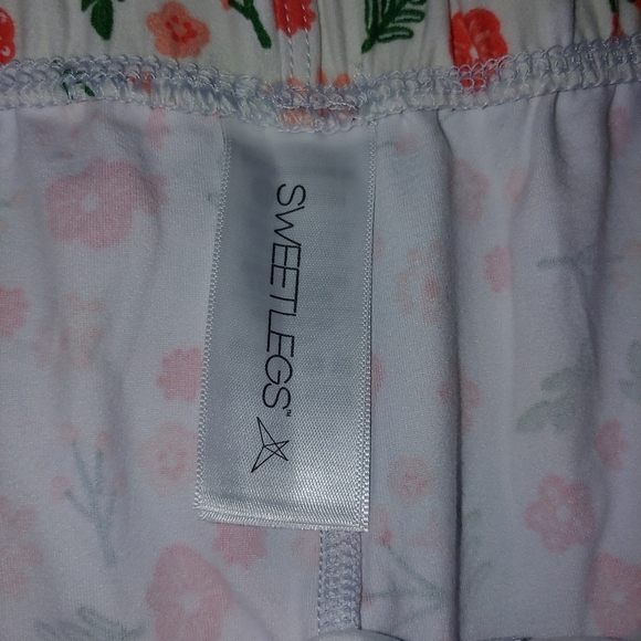 SweetLegs white floral basic leggings. Plus2 size. - Picture 3 of 5
